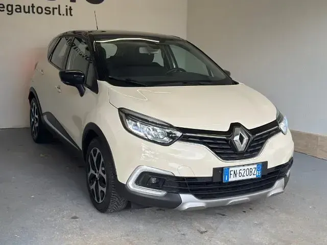 Usata Renault Captur Intens 90 CV (66 kW) 2018 Beige SUV