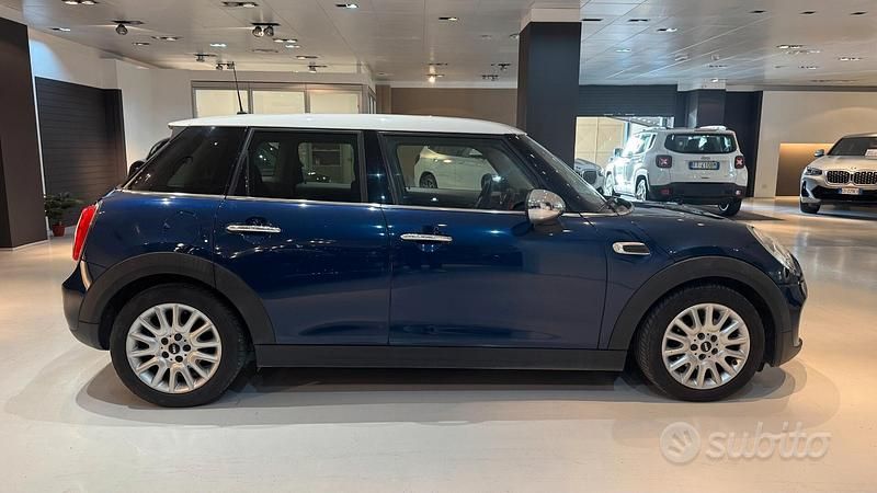 Usata Mini Cooper D Business 116 CV (85 kW) 2015 Blu Utilitaria