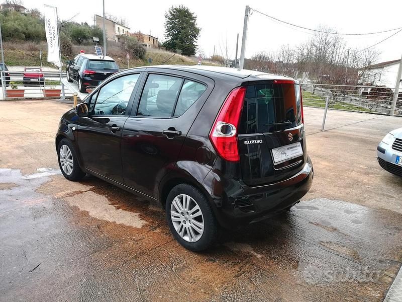 Usata Suzuki Splash GL 68 CV (50 kW) 2013 Marrone Utilitaria