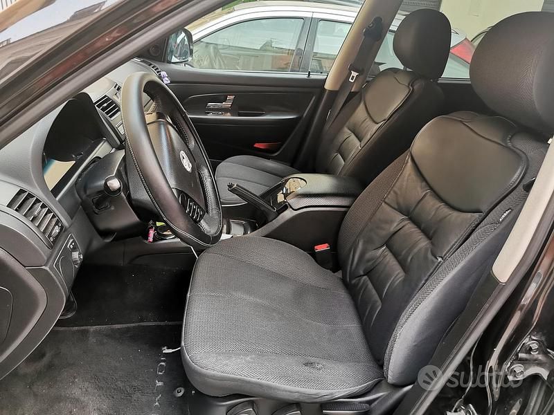 Usata SsangYong Rexton 155 CV (114 kW) 2014 Nero SUV