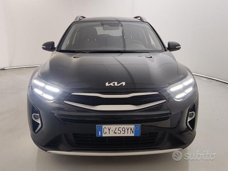 Second-hand Kia Stonic Style 79 CP (58 kW) 2025 Negru SUV