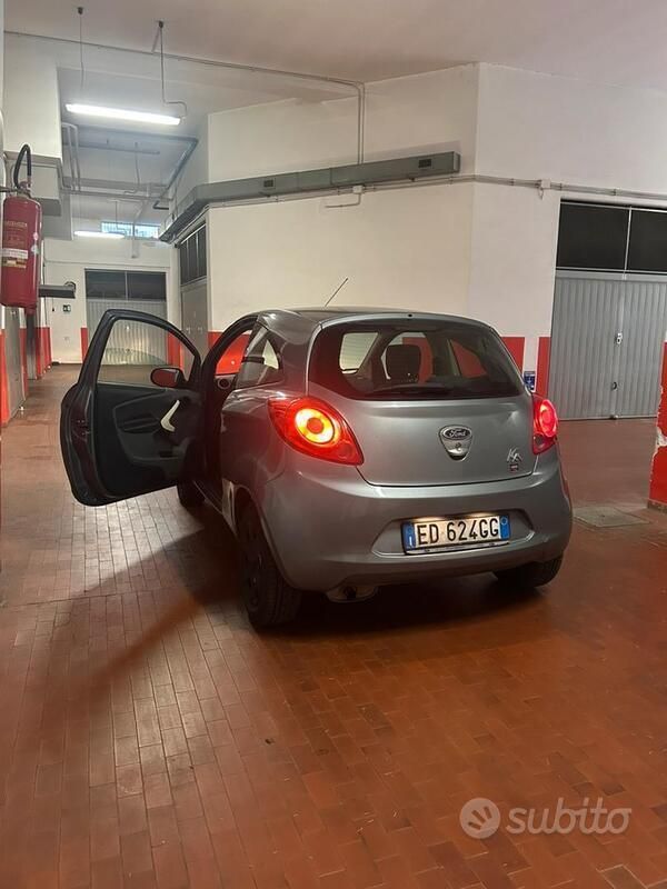 Usata Ford Ka Titanium 69 CV (50 kW) 2010 Grigio Utilitaria