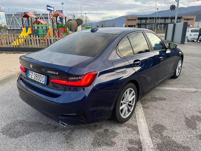 Usata BMW 320 Sport Line 190 CV (139 kW) 2019 Blu Berlina