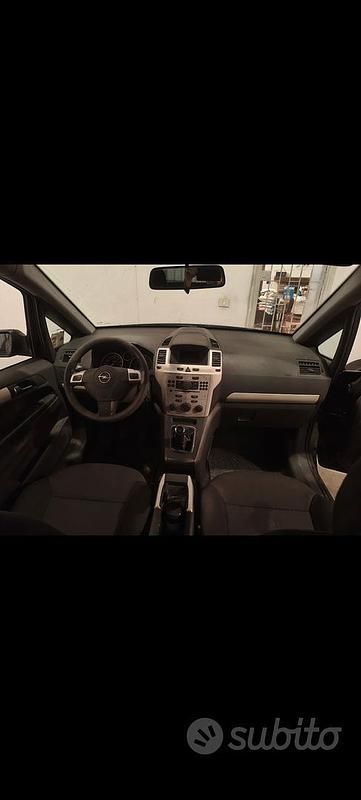 Occasion Opel Zafira 97 ch (71 kW) 2008 Noir Monospace