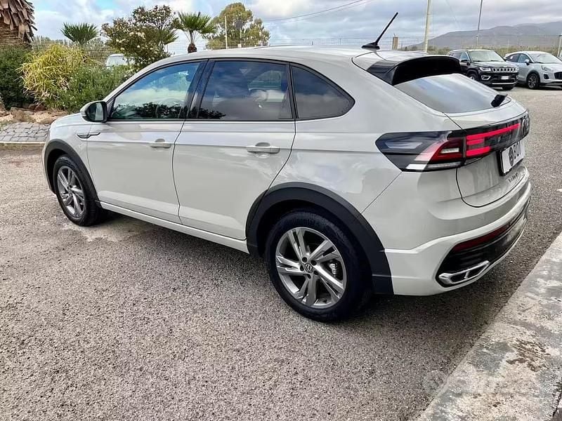 Usata VW Taigo R-line 110 CV (80 kW) 2023 Beige SUV