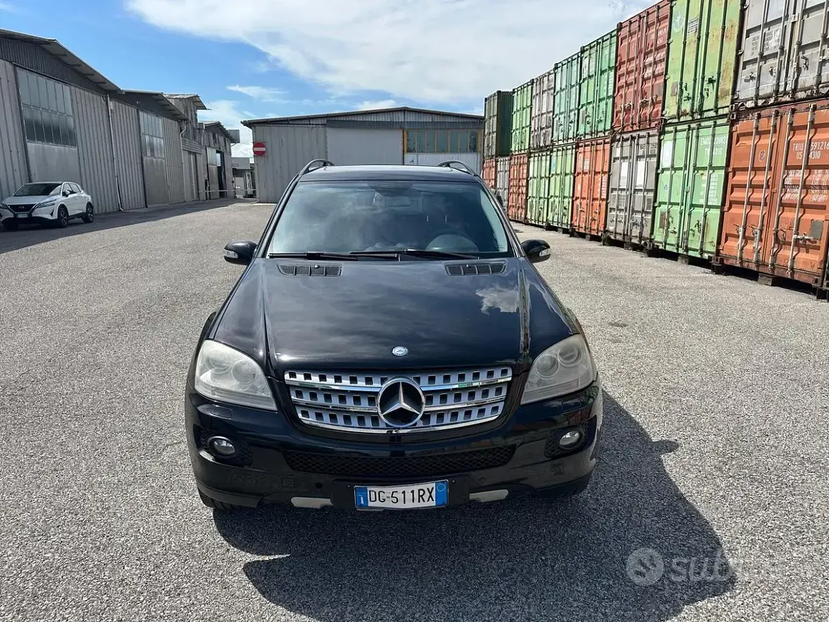Usata Mercedes ML320 224 CV (164 kW) 2008 Nero SUV