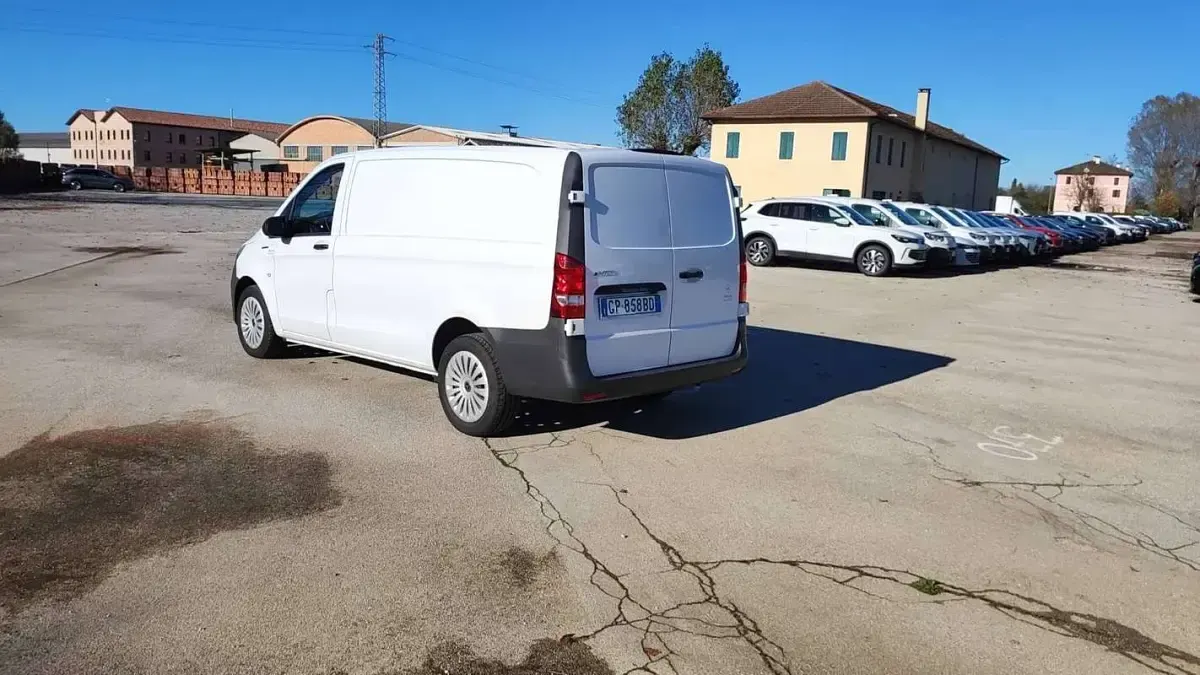 Usata Mercedes e-Vito 85 kW (116 CV) 2023 Bianco Furgone