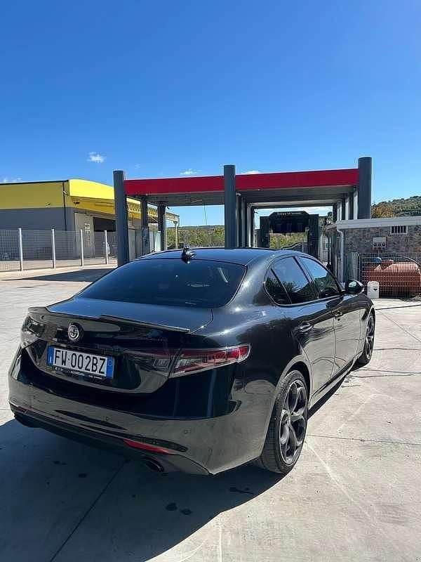 Usata Alfa Romeo Giulia Tech Edition 160 CV (117 kW) 2019 Nero Berlina