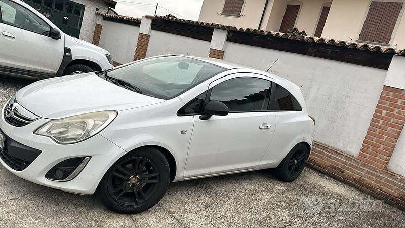 Usata Opel Corsa 85 CV (62 kW) 2011 Bianco Utilitaria
