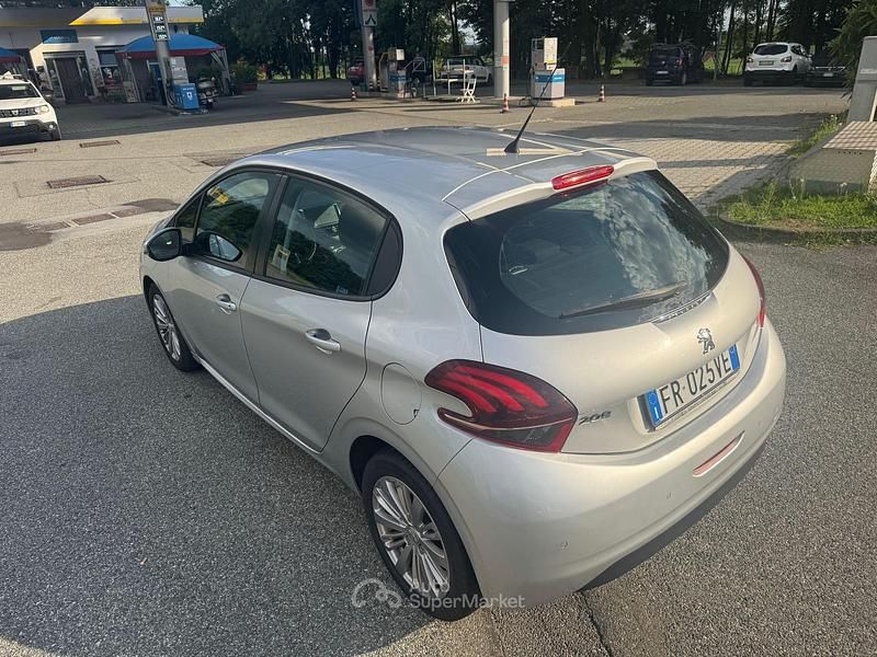 Begagnad Peugeot 208 82 HK (60 kW) 2018 Halvkombi