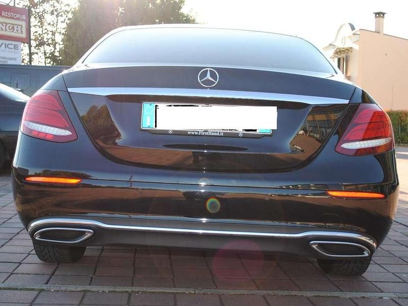 Usata Mercedes E200 Exclusive 150 CV (110 kW) 2017 Nero Berlina