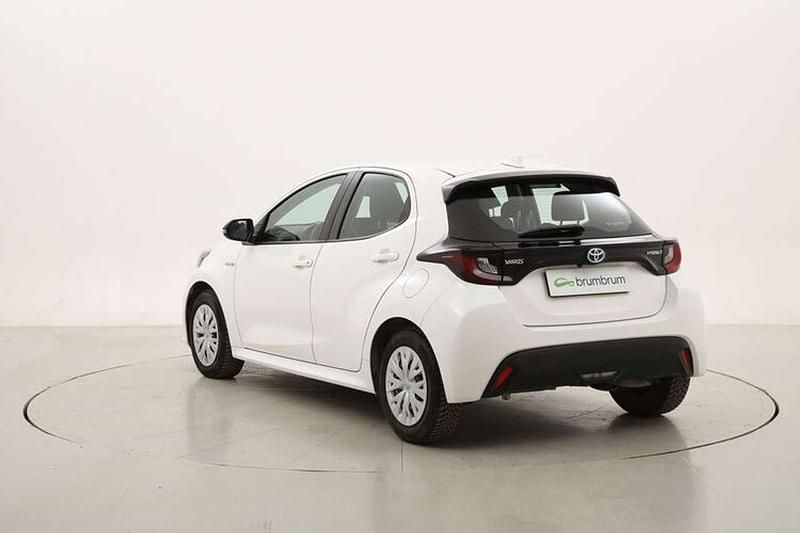 Usata Toyota Yaris Hybrid Business Edition 116 CV (85 kW) 2021 Bianco Utilitaria