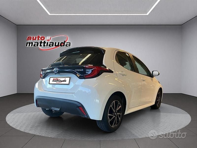 Usata Toyota Yaris Hybrid Trend 116 CV (85 kW) 2023 Bianco Utilitaria