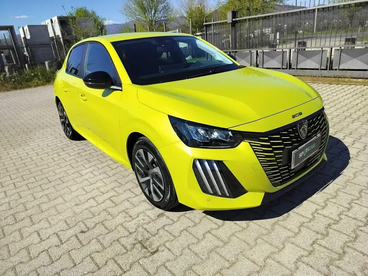 Usata Peugeot 208 Business-Line 101 CV (74 kW) 2026 Utilitaria