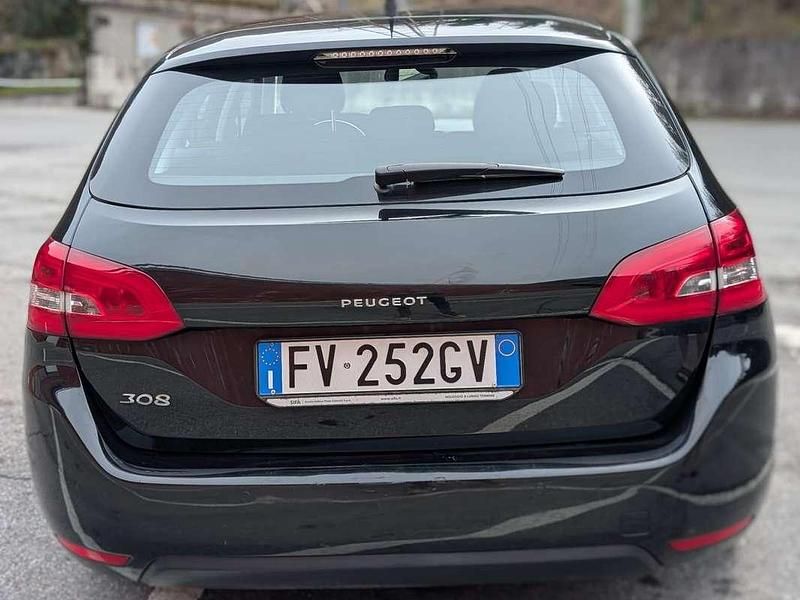 Usata Peugeot 308 SW Active 131 CV (96 kW) 2019 Nero Station wagon