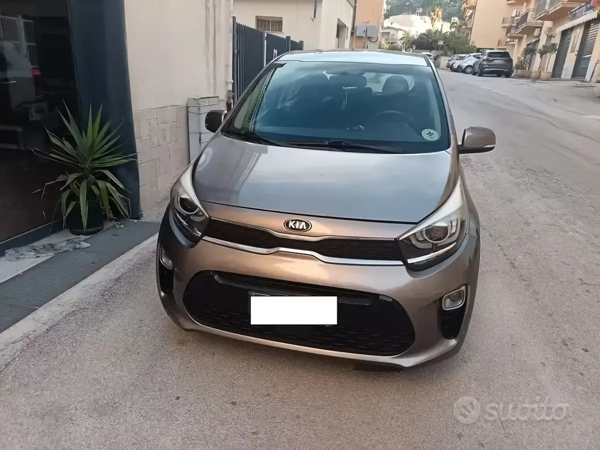 Usata Kia Picanto Urban 66 CV (48 kW) 2017 Grigio Utilitaria