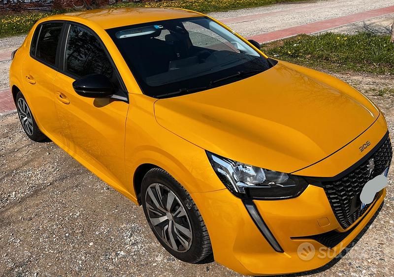 Usata Peugeot 208 Active 2023 Giallo Utilitaria