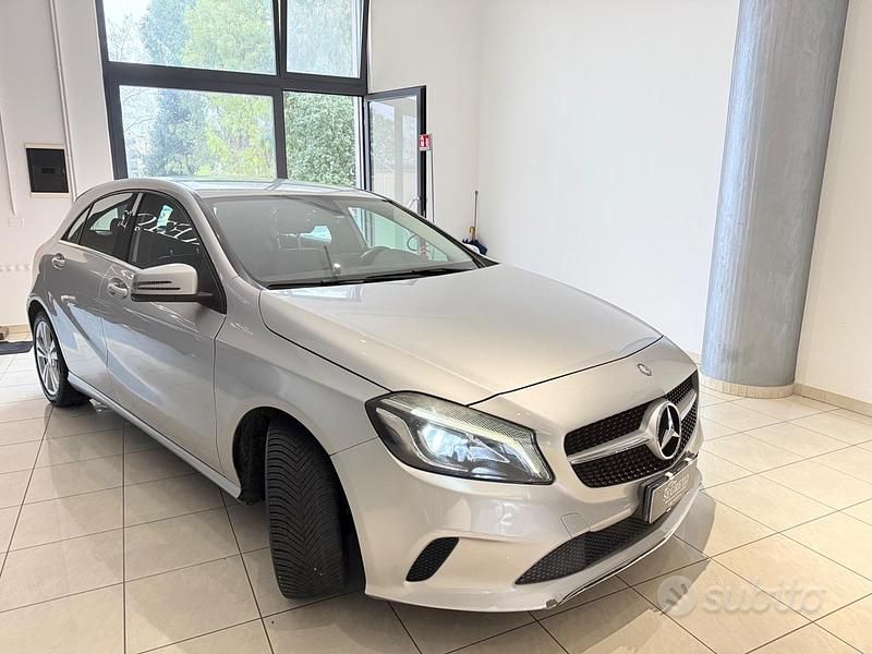 Usata Mercedes A180 Executive 109 CV (80 kW) 2016 Grigio Berlina