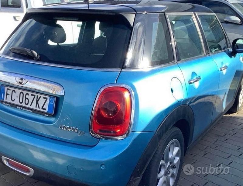 Usata Mini Cooper D Business 116 CV (85 kW) 2017 Blu Utilitaria