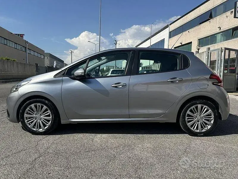 Usata Peugeot 208 Allure 83 CV (61 kW) 2019 Grigio Utilitaria