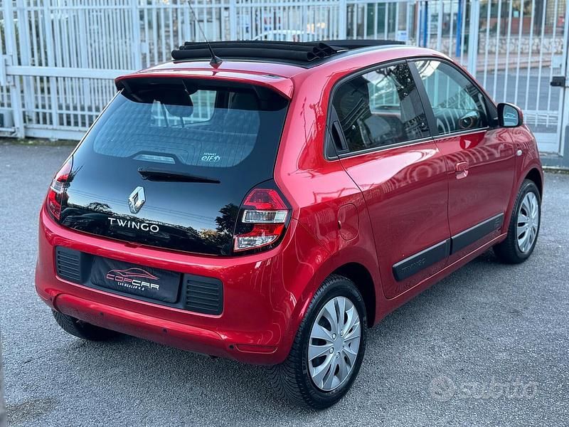 Usata Renault Twingo SE 70 CV (51 kW) 2015 Rosso Utilitaria