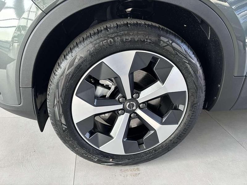 Nuova Volvo XC40 Plus 163 CV (119 kW) 2025 Verde SUV