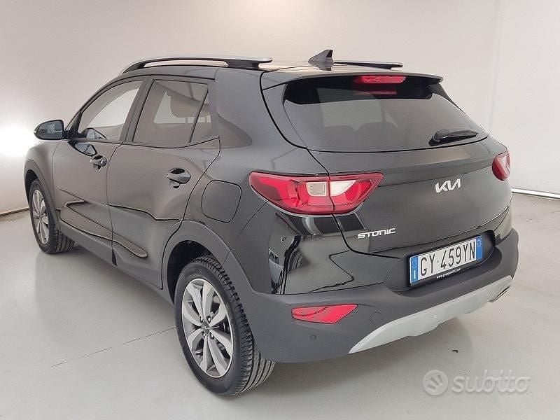 Second-hand Kia Stonic Style 79 CP (58 kW) 2025 Negru SUV