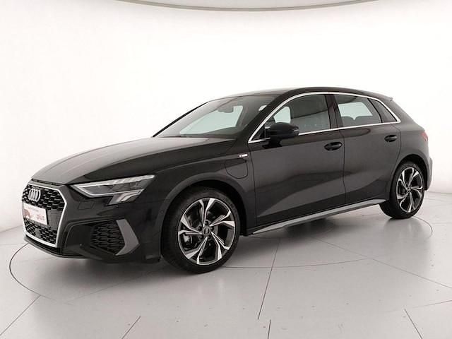 Usata Audi A3 S-Line 204 CV (150 kW) 2024 Nero mito metallizzato Berlina