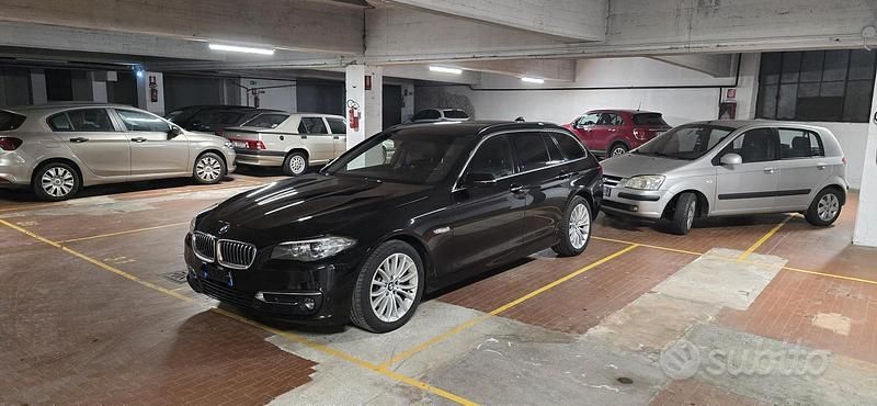 Usata BMW 520 Luxury Line 190 CV (139 kW) 2016 Nero Station wagon