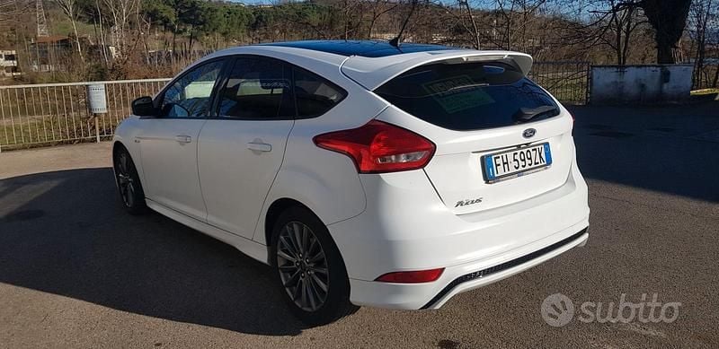 Usata Ford Focus ST-Line 125 CV (91 kW) 2017 Bianco Berlina