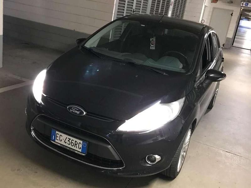 Usata Ford Fiesta Titanium 95 CV (69 kW) 2011 Nero Berlina