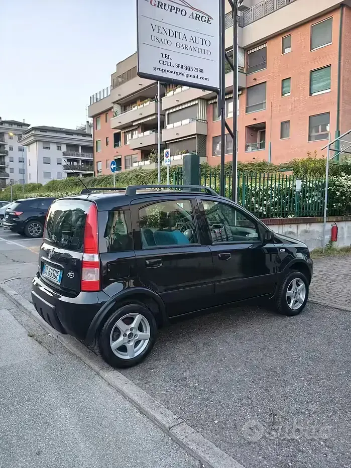 Usado Fiat Panda 4x4 60 CV (44 kW) 2009 Negro Utilitario