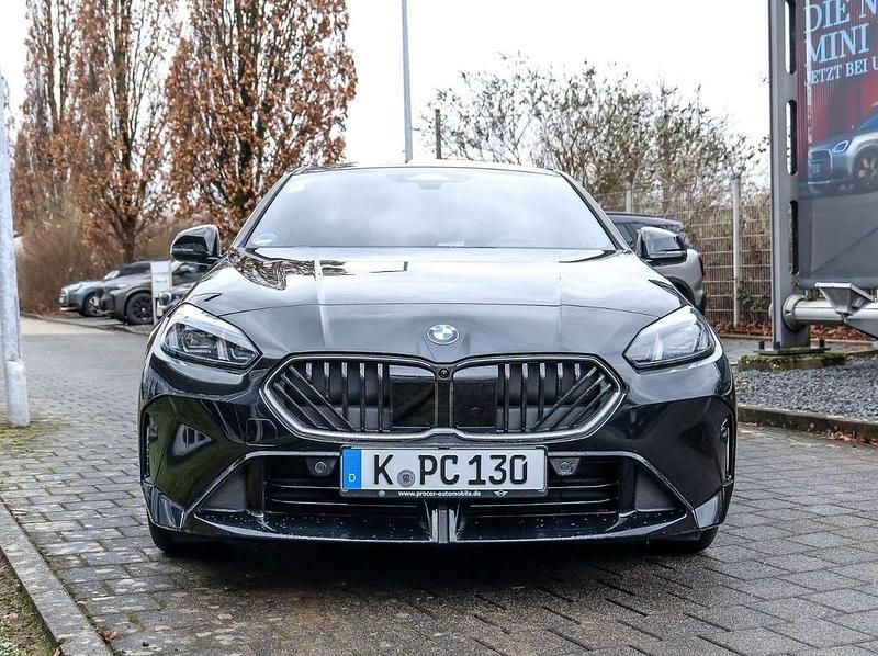 Usata BMW 120 M Sport 177 CV (130 kW) 2025 Black sapphire metallic Utilitaria