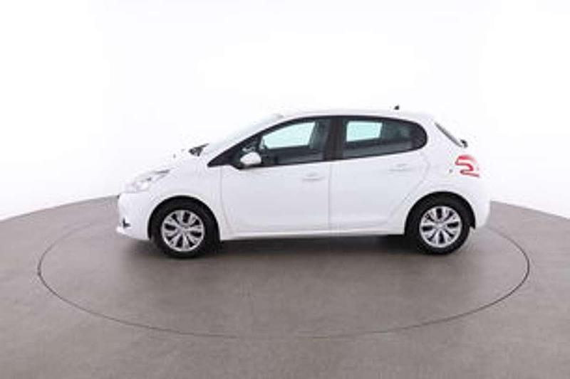 Usata Peugeot 208 Active 68 CV (50 kW) 2015 Bianco Utilitaria