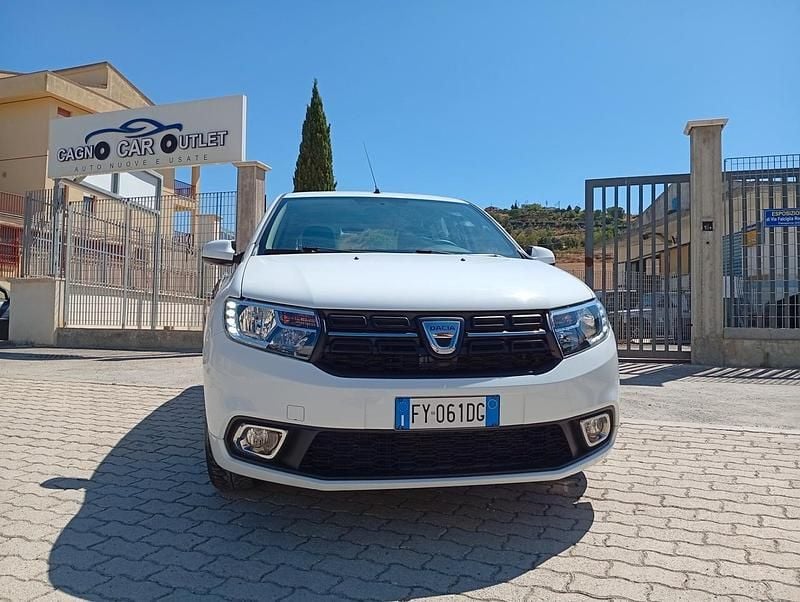 Bianco Usata 2019 Dacia Sandero Comfort Due volumi | 8600 € (Ottimo prezzo) - Immagine 1/4
