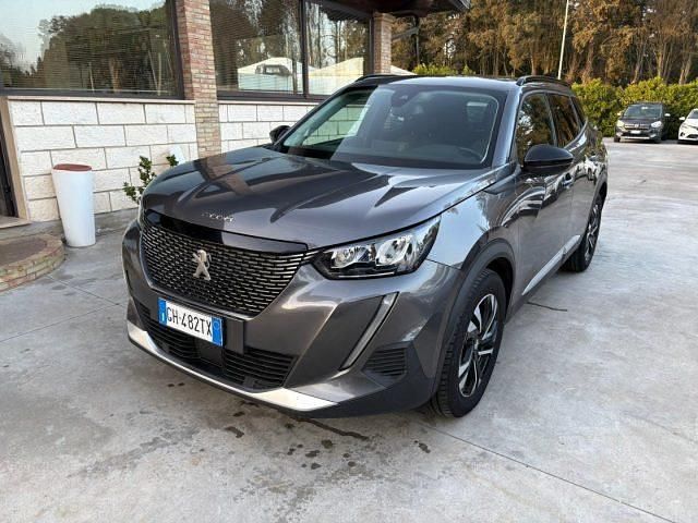 Usata Peugeot 2008 Allure 110 CV (80 kW) 2022 Grigio SUV
