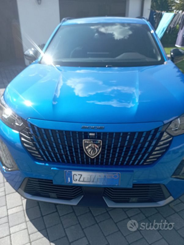 Usata Peugeot 2008 Allure 102 CV (75 kW) 2025 Blu SUV