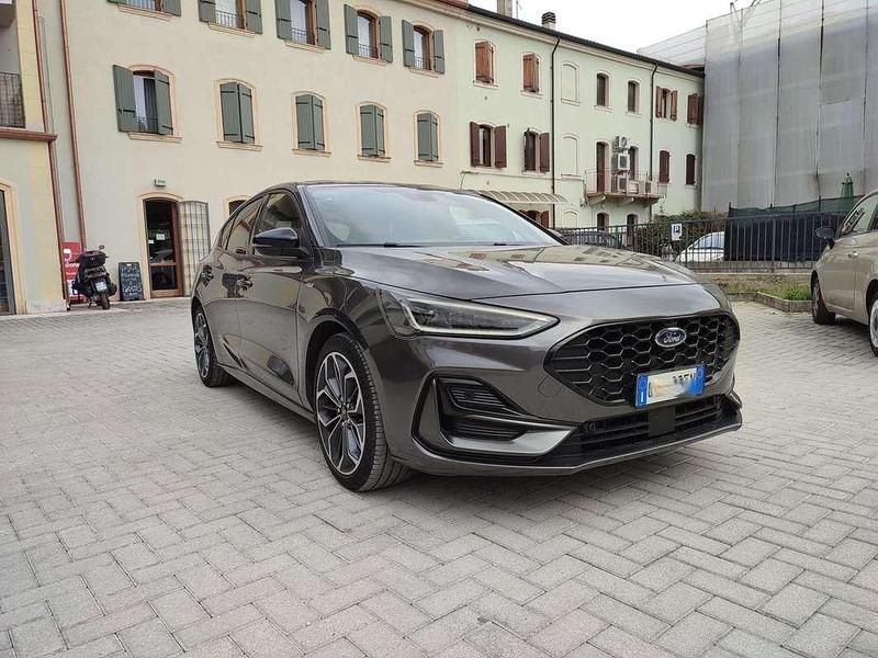 Usata Ford Focus ST-Line 155 CV (114 kW) 2023 Grigio Berlina