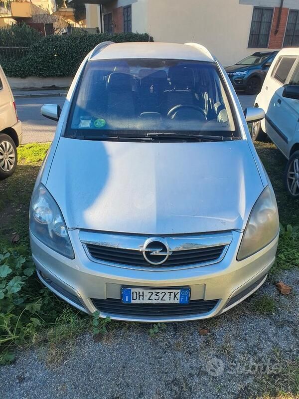 Argento Usata 2007 Opel Zafira Cosmo Monovolume | 2008 € (Super prezzo) - Immagine 1/4
