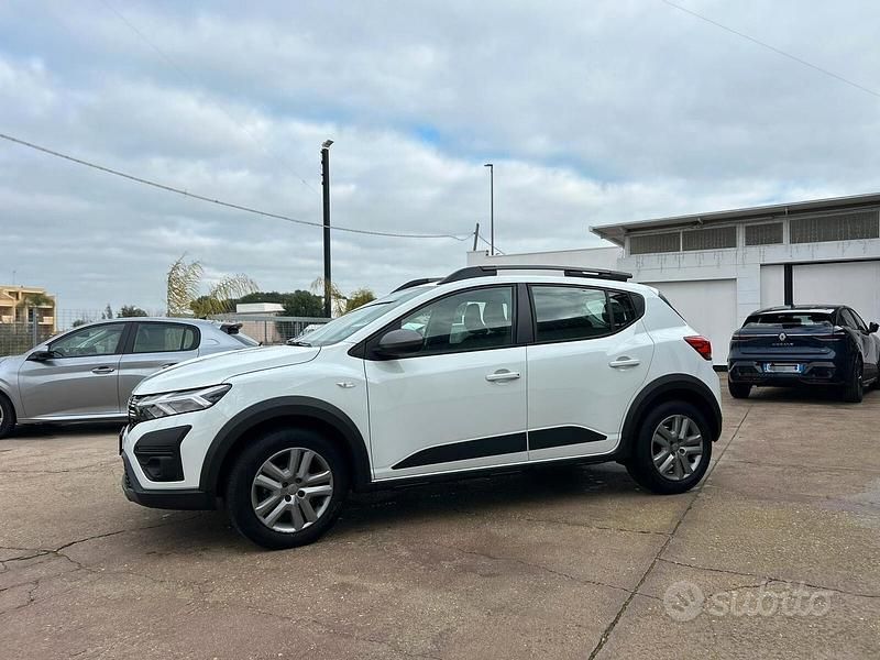 Begagnad Dacia Sandero Expression 100 HK (73 kW) 2023 Vit Halvkombi