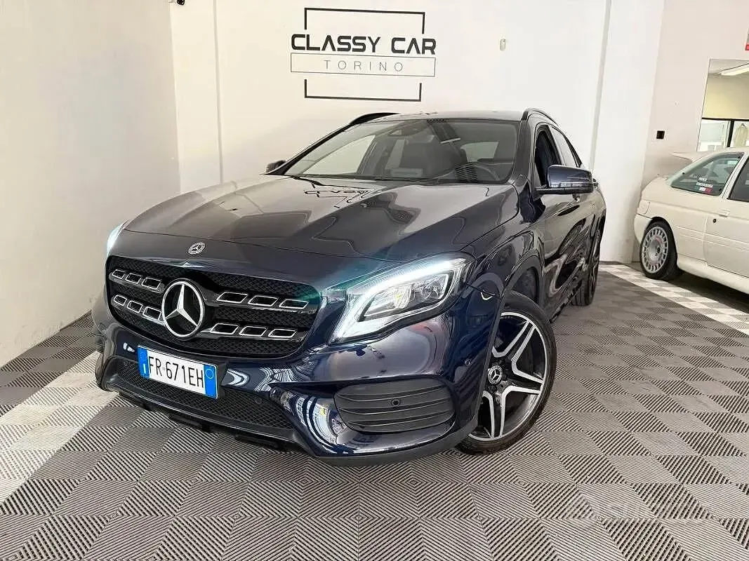 Usata Mercedes GLA200 Premium 136 CV (100 kW) 2018 Bluazzurro SUV