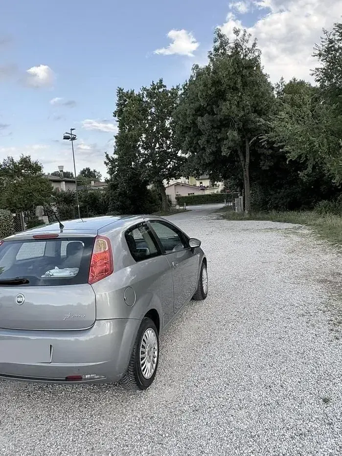 Usata Fiat Punto 65 CV (47 kW) 2006 Grigio Utilitaria