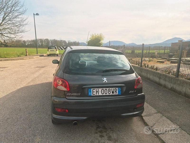 Usata Peugeot 206+ 60 CV (44 kW) 2011 Grigio Utilitaria
