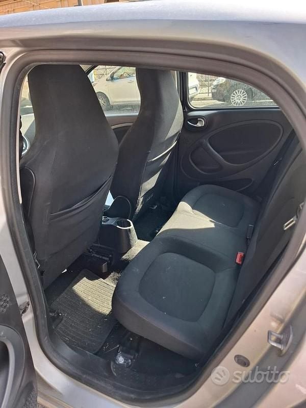 Usata Smart ForFour Passion 2015 Nero Utilitaria