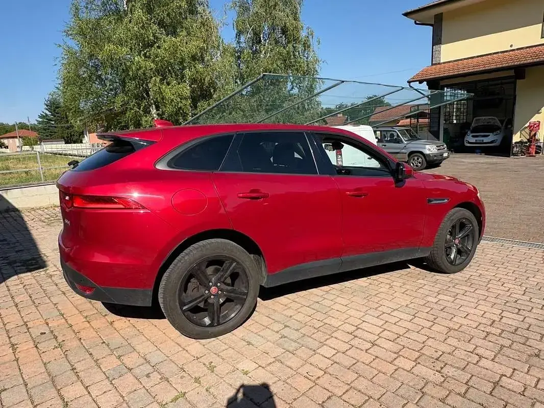 Usata Jaguar F-Pace Pure 180 CV (132 kW) 2017 Rosso SUV