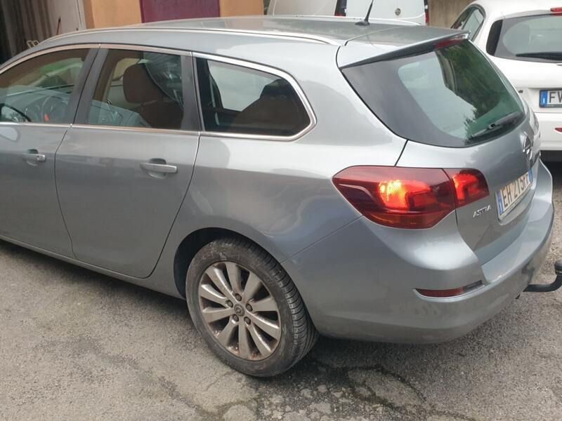 Usata Opel Astra 125 CV (91 kW) 2011 Grigio Station wagon