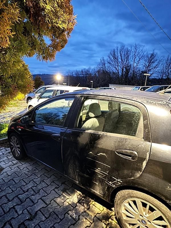 Usata Fiat Punto 90 CV (66 kW) 2007 Nero Berlina