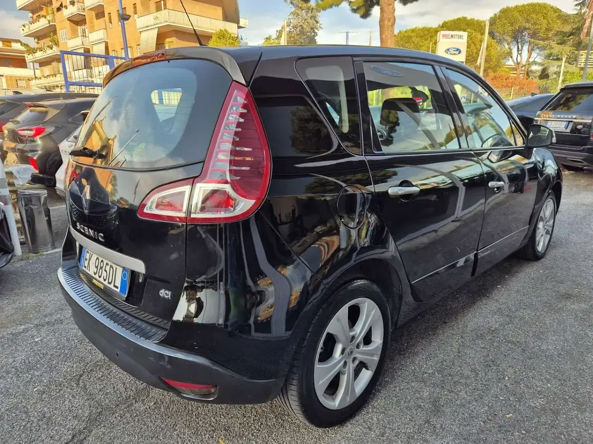 Usata Renault Scénic Dynamique 131 CV (96 kW) 2011 Marrone Monovolume
