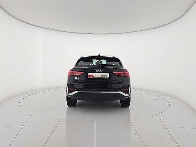 Usata Audi Q3 Ambiente 150 CV (110 kW) 2022 Nero SUV