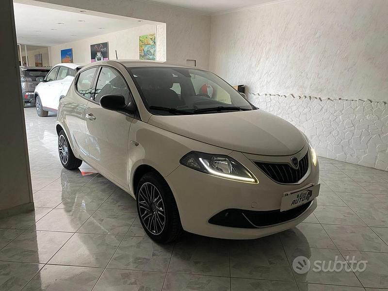 Bianco Usata 2022 Lancia Ypsilon Gold Due volumi | 10.999 € (Buon prezzo) - Immagine 1/4